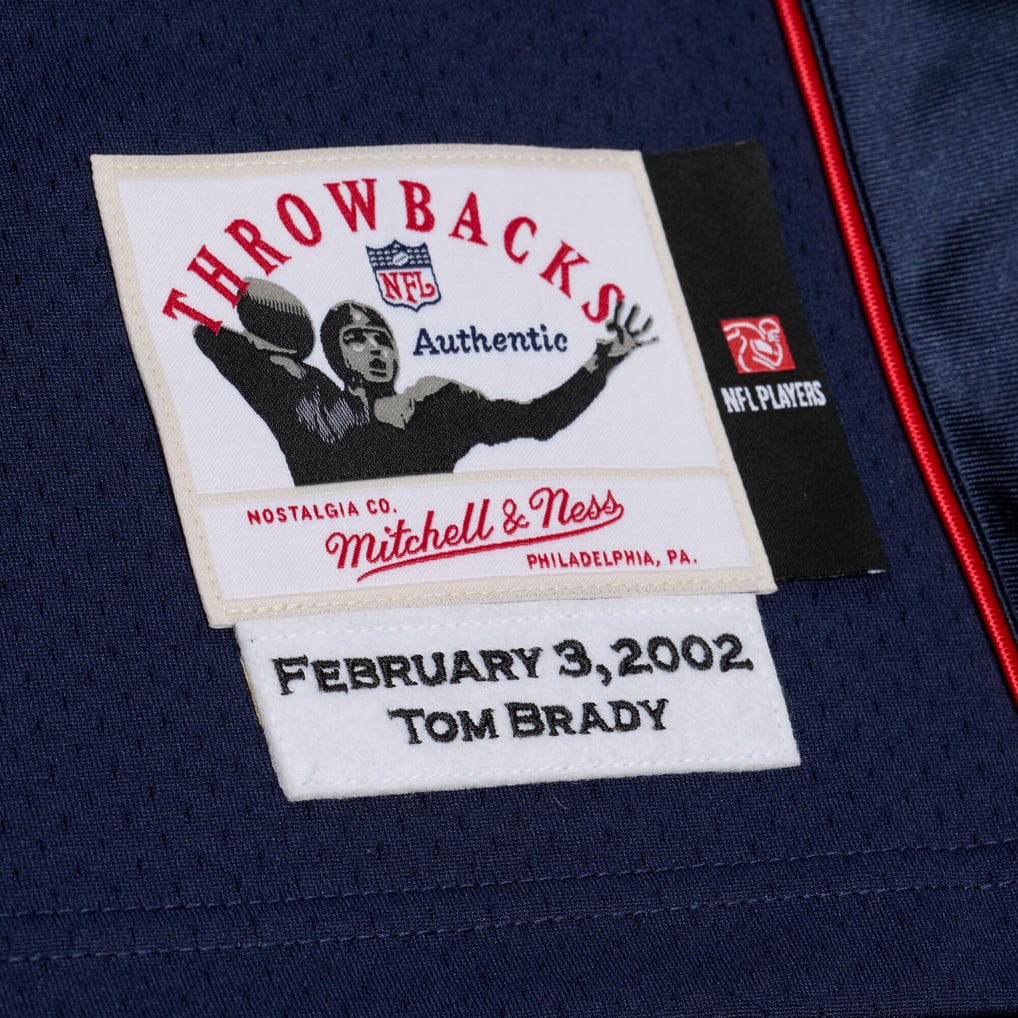 Men's New England Patriots Tom Brady Mitchell & Ness Navy Super Bowl XXXVI Authentic Throwback Jersey - Image 5