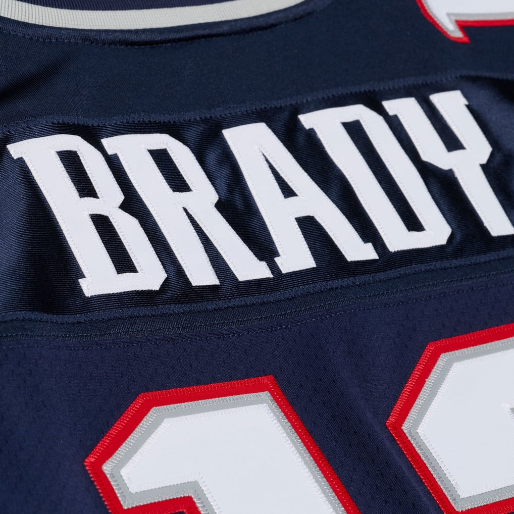 Men's New England Patriots Tom Brady Mitchell & Ness Navy Super Bowl XXXVI Authentic Throwback Jersey - Image 11