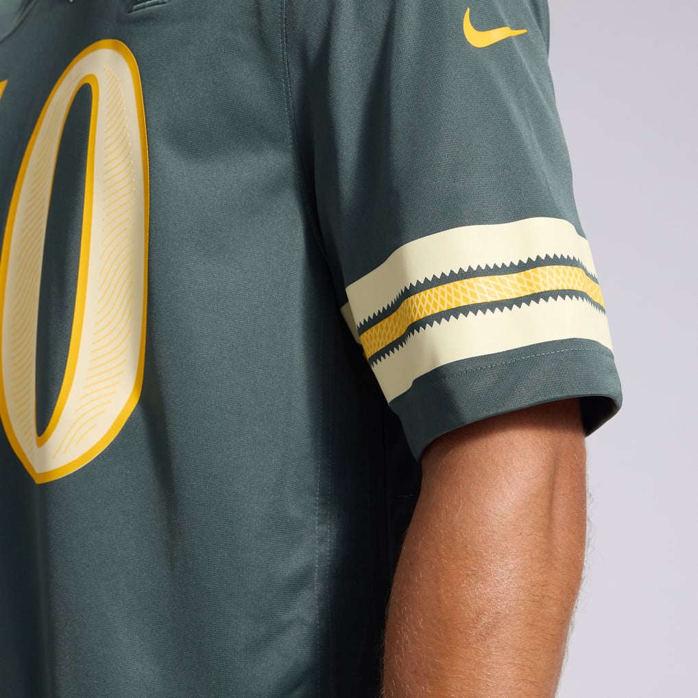 Men's Green Bay Packers Jordan Love Nike Green 2026 Rivalries Collection Game Jersey - Image 13